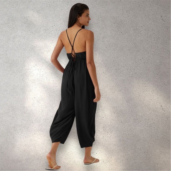 Halara Black Spaghetti Strap Backless Lace Up Side Pocket Resort Jumpsuit Size M - Picture 2 of 8